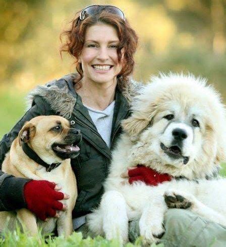 Simmone Mackinnon Net worth, Age, Son, Husband,。